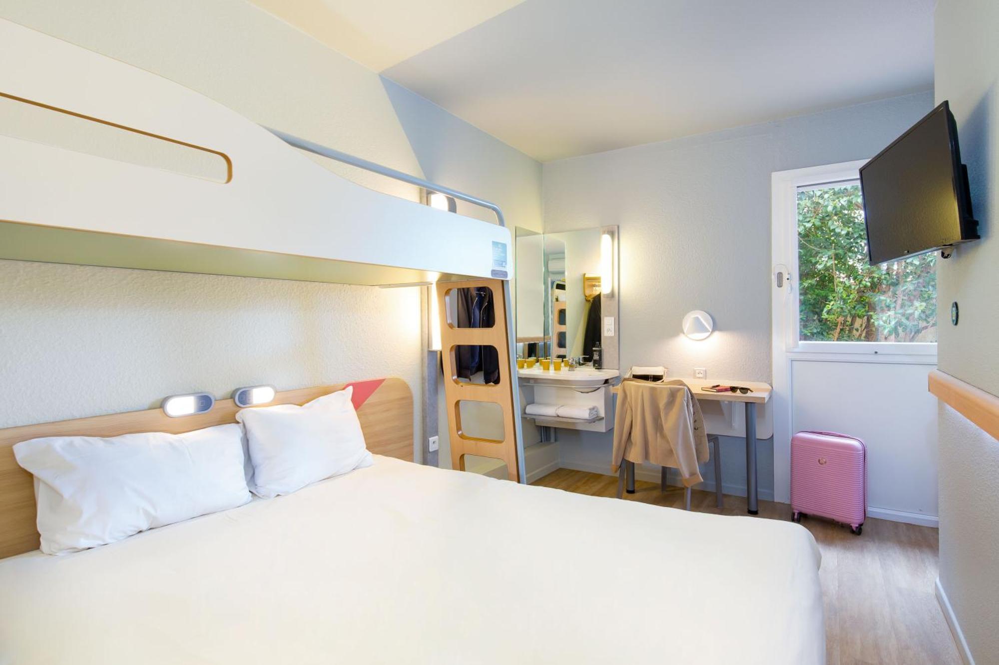 Ibis Budget Кавайон Екстериор снимка